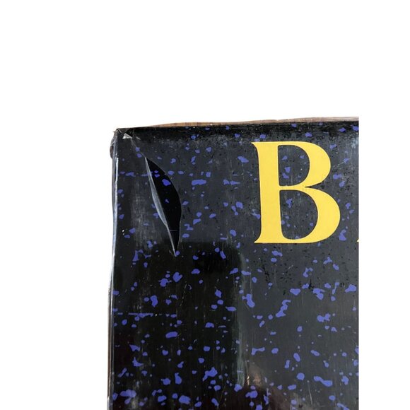 Batman Returns 1993 Calendar With Gotham City Background - Picture 2 of 2